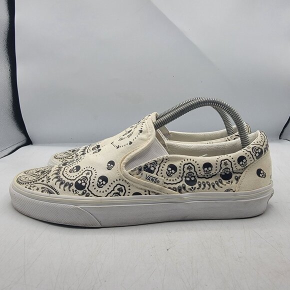 Vans Classic Slip On Skull Bandanna Mens 9 White Low Top Canvas Sneaker - Picture 12 of 13